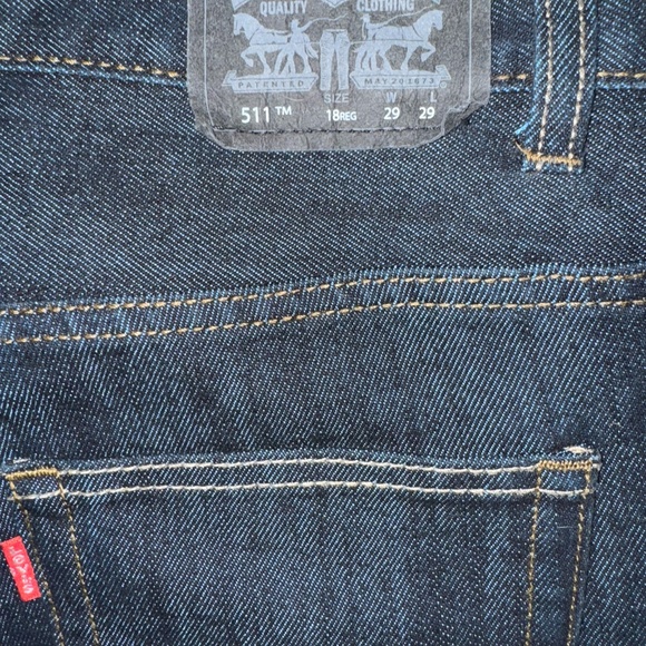 Boys Levi's Dark Wash Slim Fit Jeans - Size 18 (29x29) - Picture 4 of 4